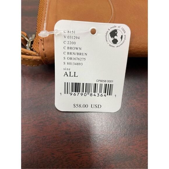 NWT Free People Zipper Wallet with Wrist Strap- Vegan Leather- Distressed Vegan - Picture 7 of 8